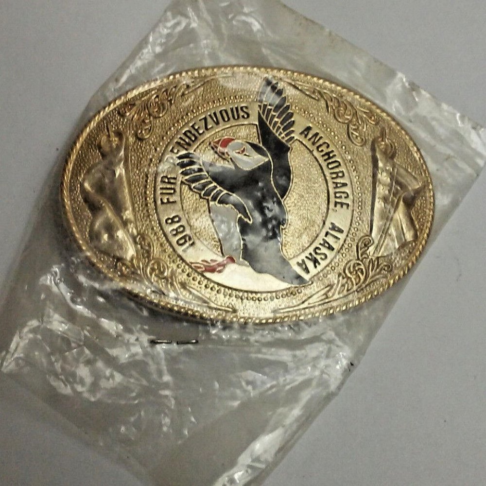 Vintage Unisex1988 Anchorage Alaska Fur Rendezvous Belt Buckle Tufted Puffin Gol